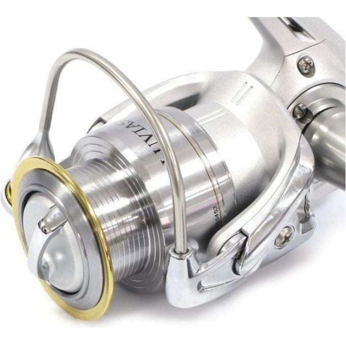 Катушка безынерционная DAIWA Luvias 2000 (07)